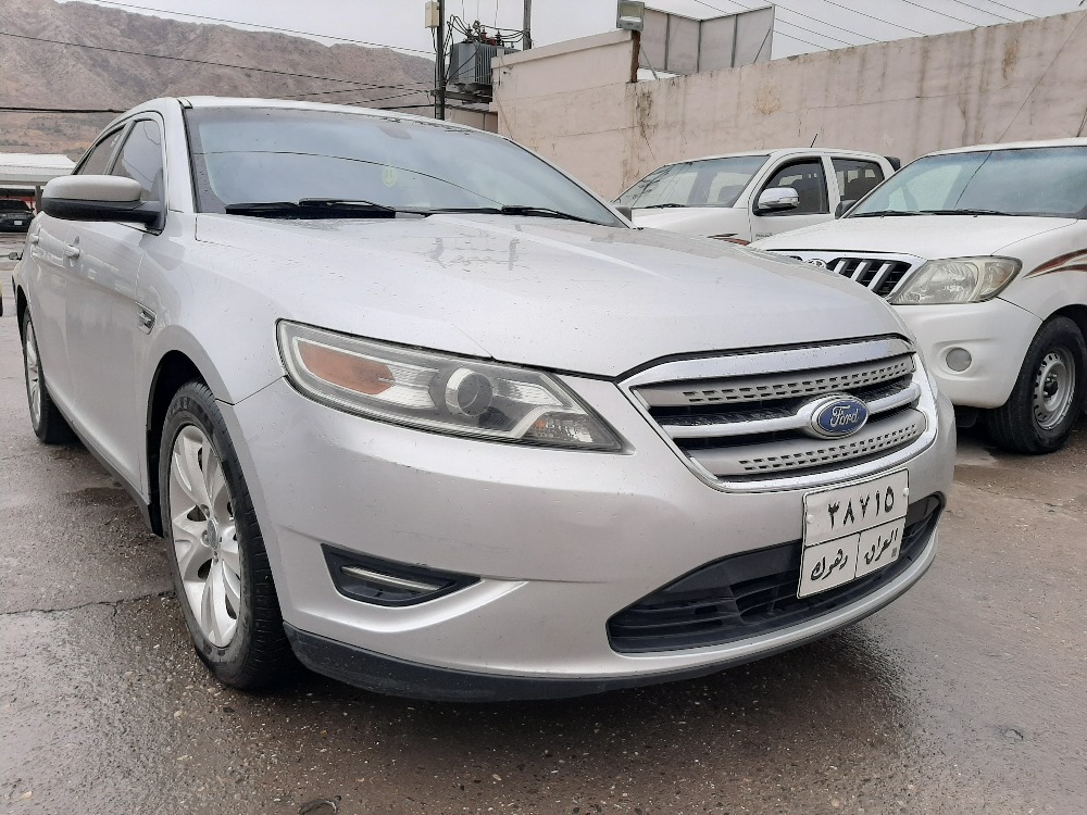 Ford Taurus